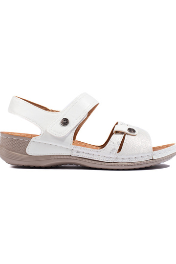 weiße Sandalen