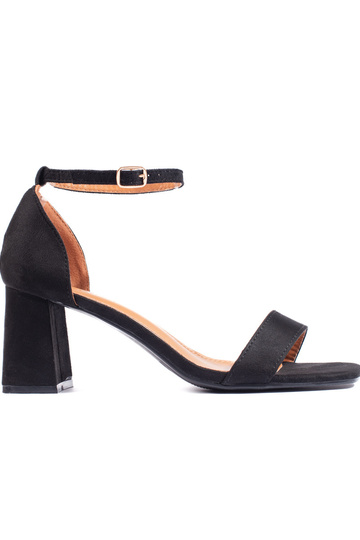 schwarze Wildledersandalen
