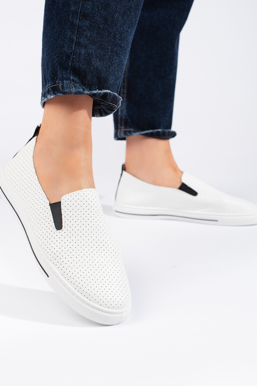 mit durchbrochenen Elementen...