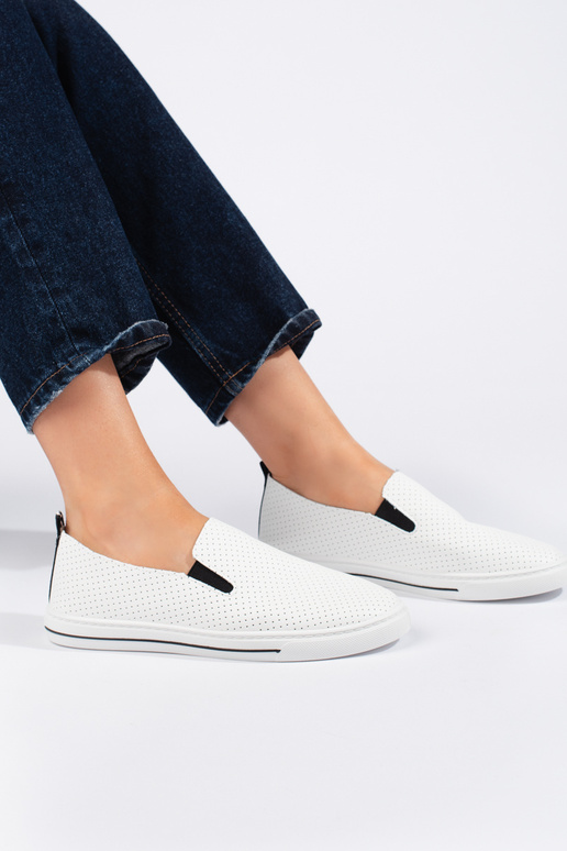 mit durchbrochenen Elementen...