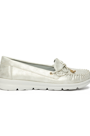 Silberfarbene bequeme...