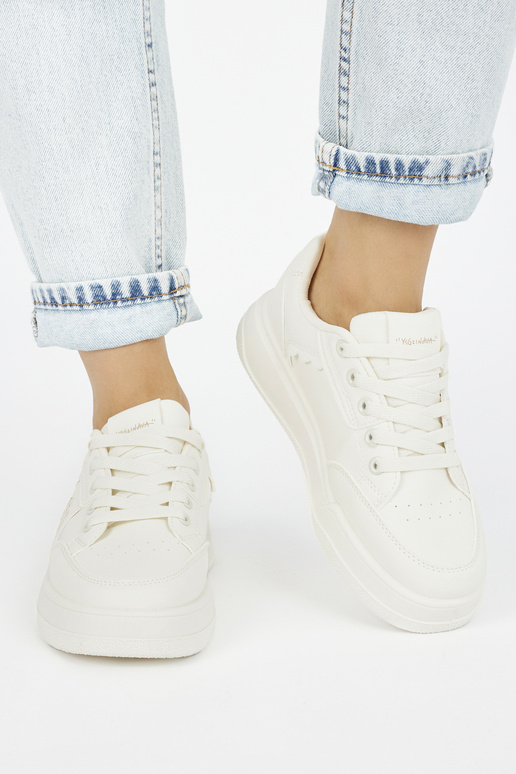 beige Sneakers Modellschuhe