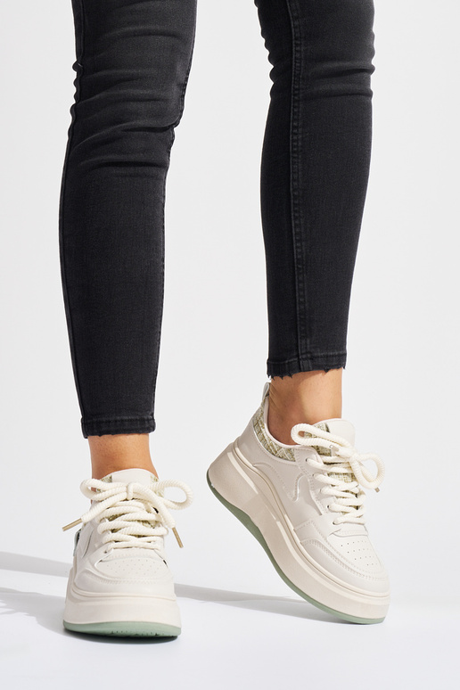 Schwarze Damen-Sneaker-Modellschuhe...