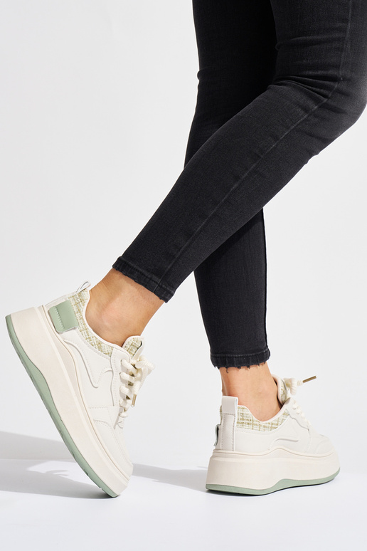 Schwarze Damen-Sneaker-Modellschuhe...