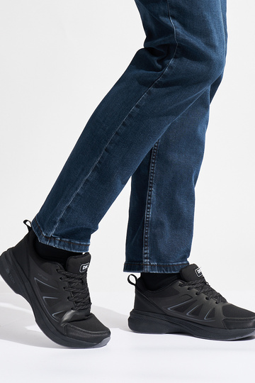 schwarze Herren-Sportschuhe 2