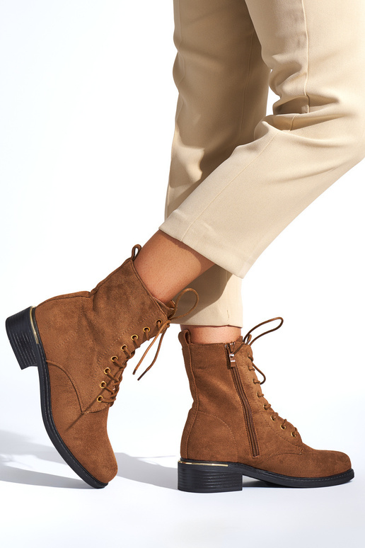 braune Damenschuhe mit niedrigem...