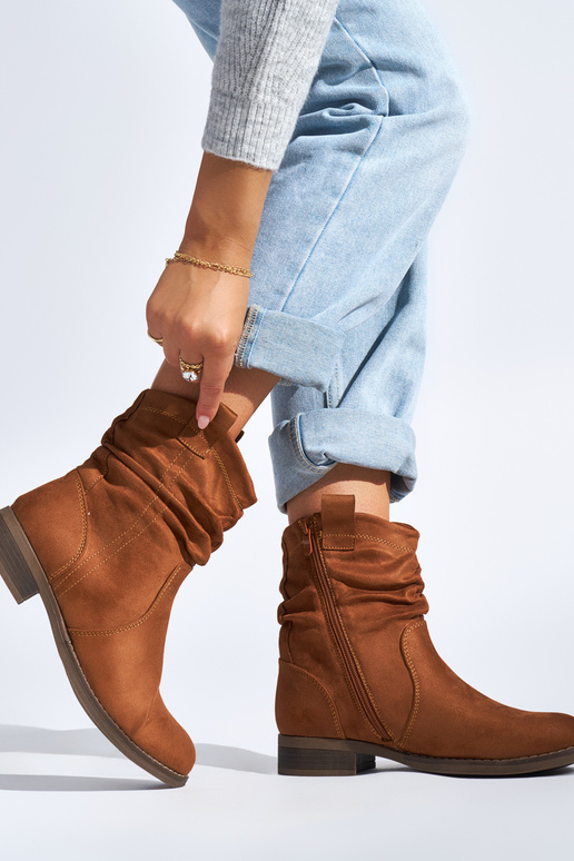 Damenschuhe aus braunem Wildleder