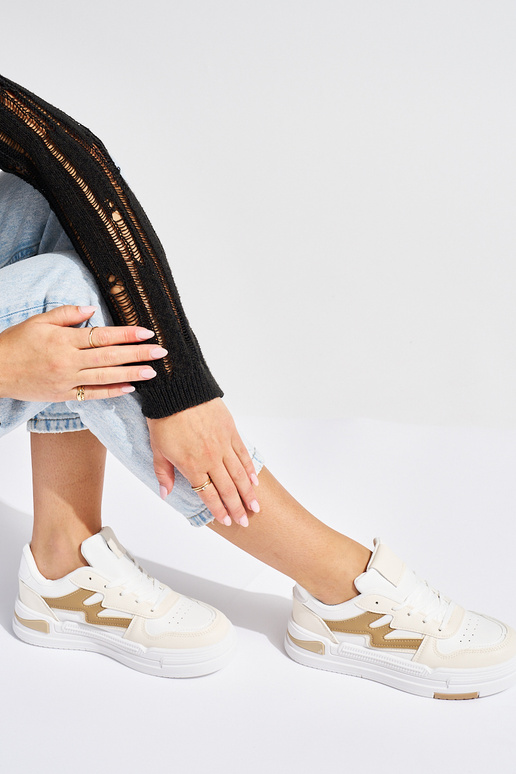 Weiß-beige Sneakers-Modellschuhe mit... Weiß-beige Sneakers-Modellschuhe mit...