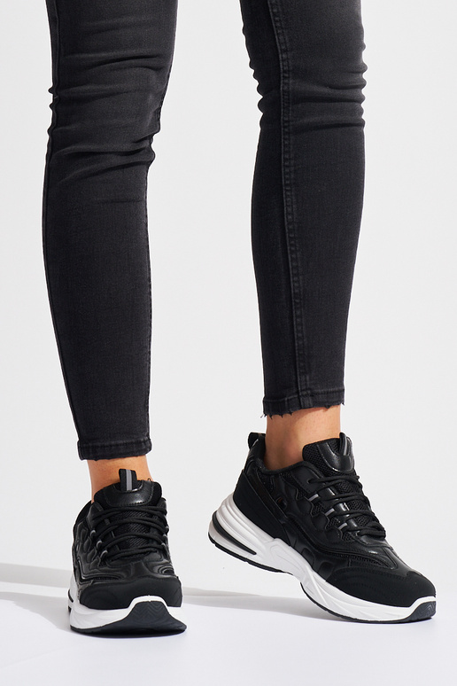 schwarze Damen-Sportschuhe mit dicker...