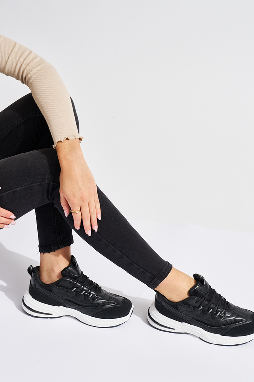 schwarze Damen-Sportschuhe mit dicker...