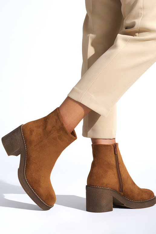 braune Damenschuhe mit Absatz