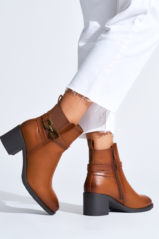 braune Damenschuhe mit Absatz