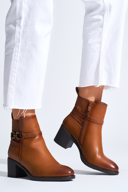 braune Damenschuhe mit Absatz