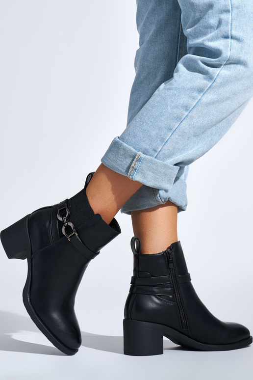 schwarze Damenschuhe mit Absatz