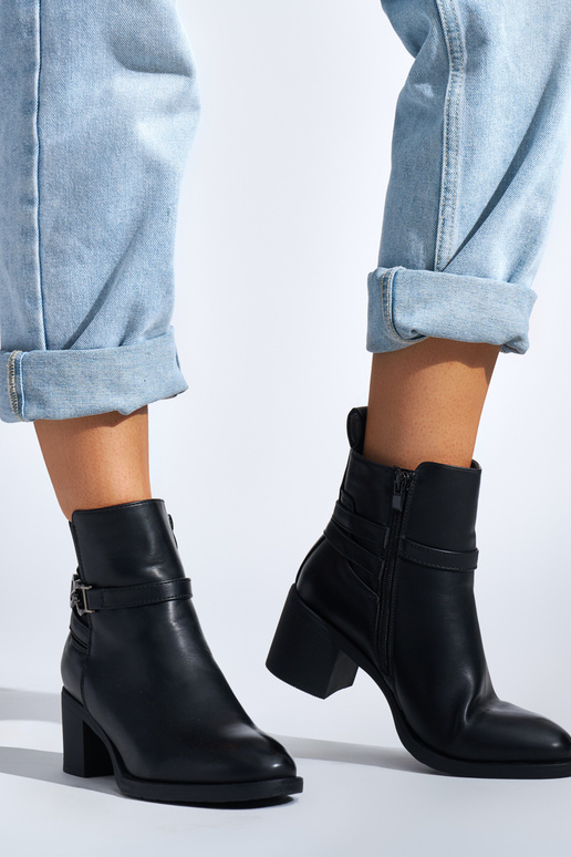 schwarze Damenschuhe mit Absatz