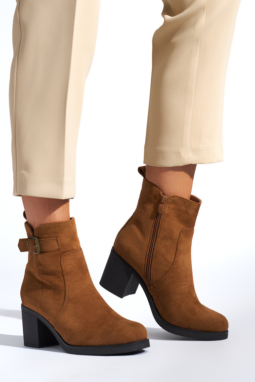 braune Damenschuhe mit Absatz