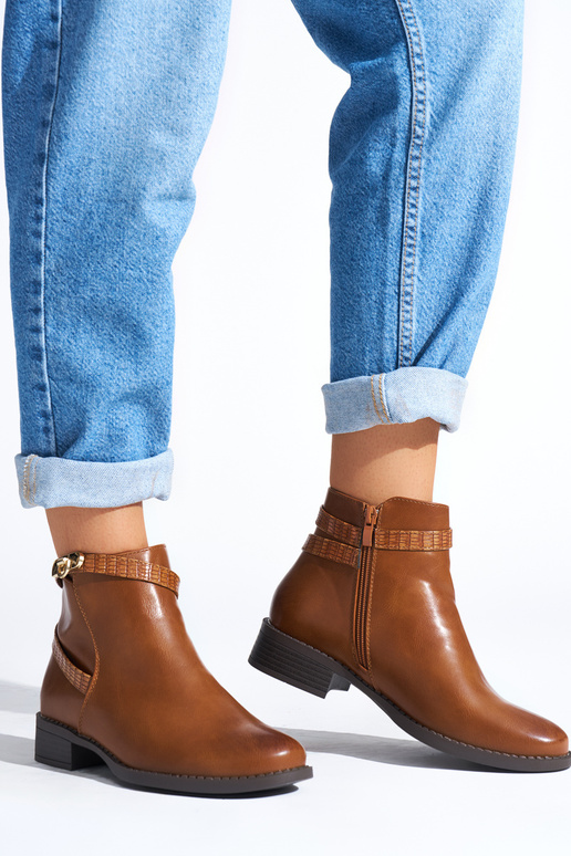 braune Damenschuhe mit niedrigem Absatz