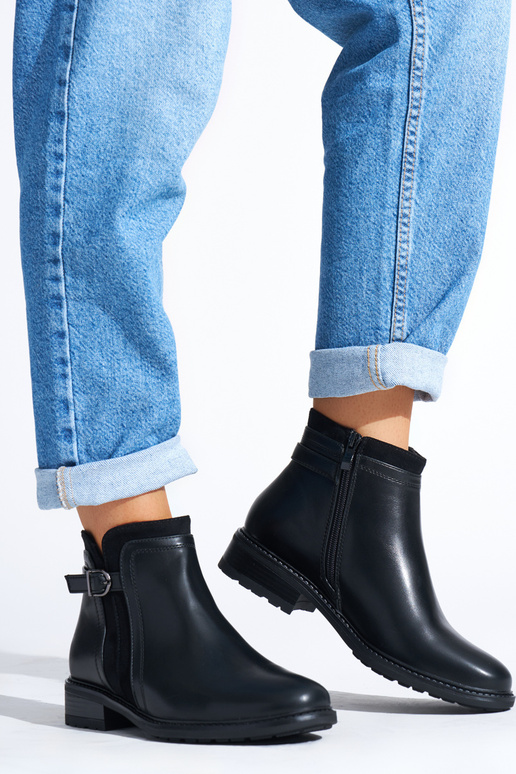 schwarze Damenschuhe mit niedrigem...