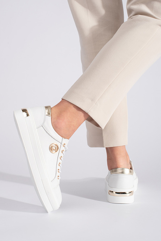 Zueiße Farbe Haut Sneakers...