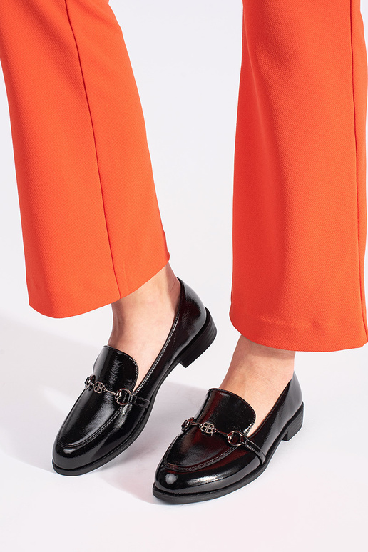 Schwarze lackierte Damenmokassins mit... Schwarze lackierte Damenmokassins mit...