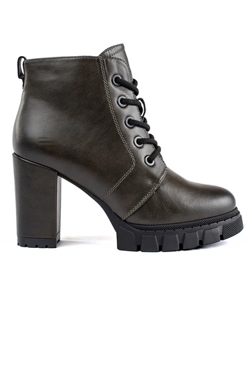 Khakifarbene Damenschuhe...