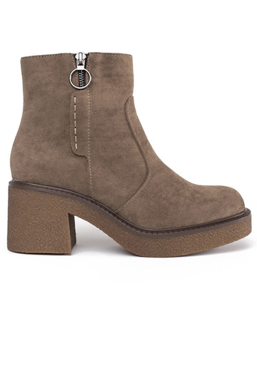 Beige Wildlederstiefel von...