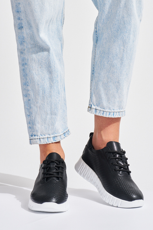 mit durchbrochenen Elementen schwarze... mit durchbrochenen Elementen schwarze...