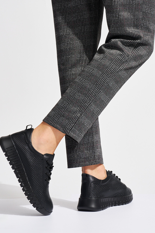 mit durchbrochenen Elementen... mit durchbrochenen Elementen...