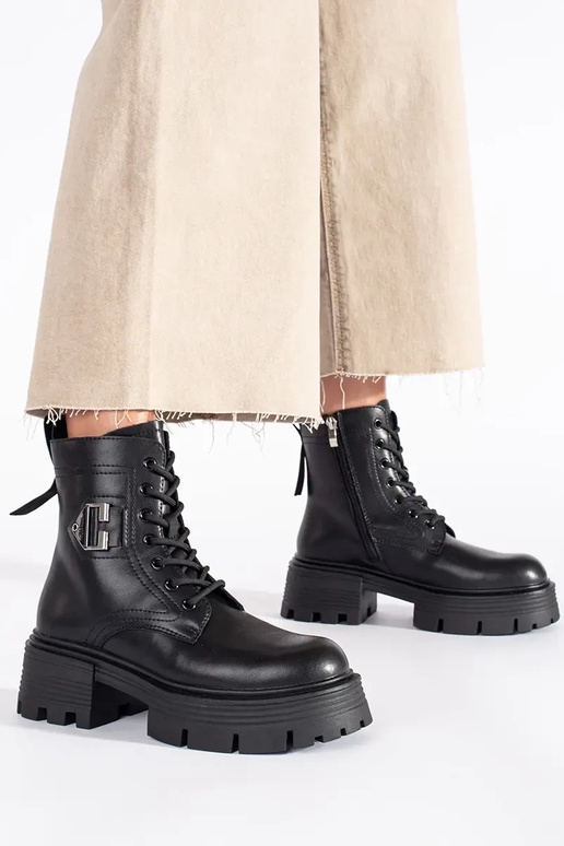 Haut schZuarze Farbe Schuhe auf einer... Haut schZuarze Farbe Schuhe auf einer...