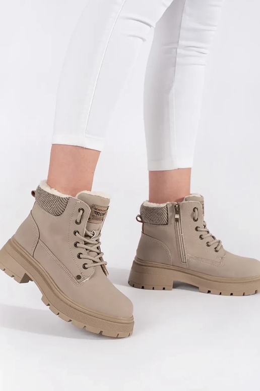 Beige isolieren Stiefel