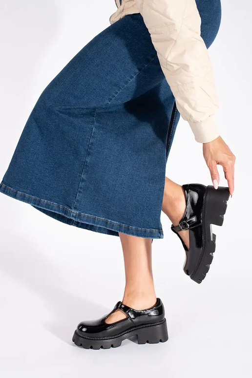 schZuarze Farbe lackiert Frauen...