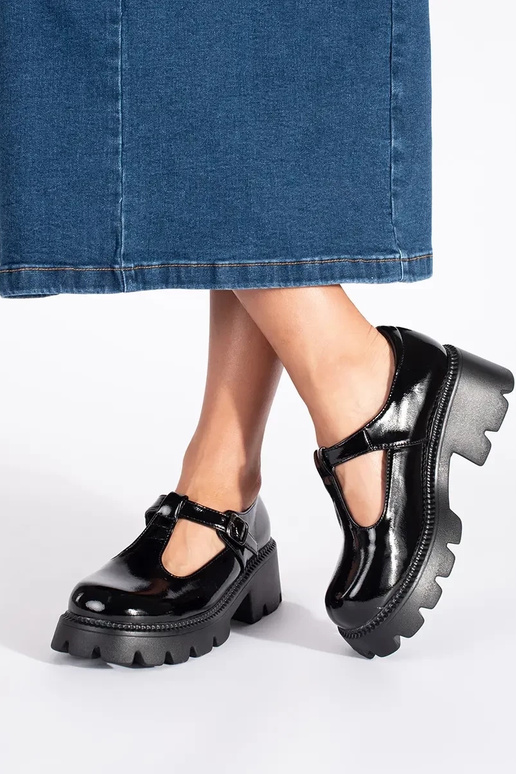 schZuarze Farbe lackiert Frauen...