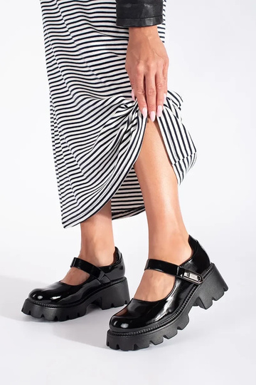 schZuarze Farbe lackiert... 2