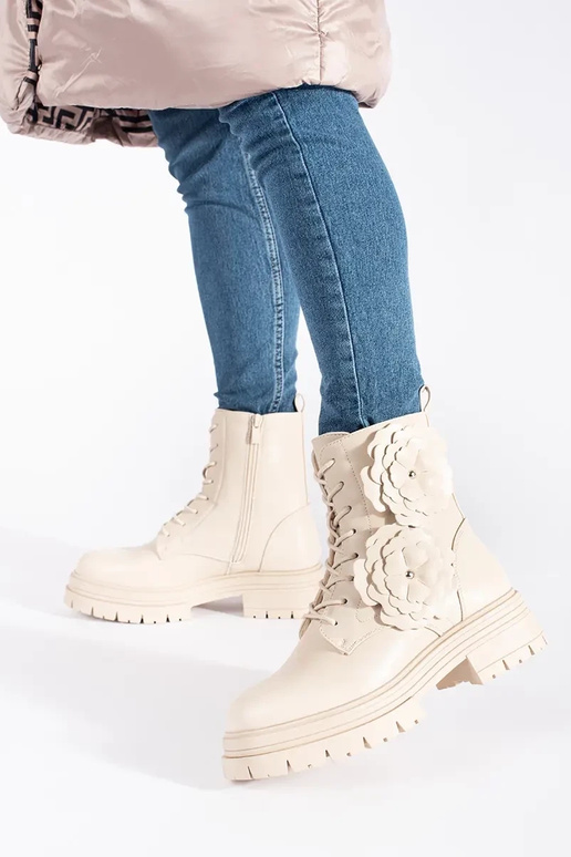 Beige isolieren Damenstiefel