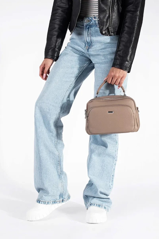 Zueiße Farbe groß Schuhe mit einer...