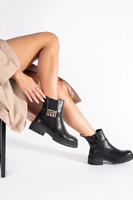 schZuarze Farbe ein Klassiker Schuhe...