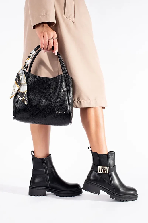 schZuarze Farbe ein Klassiker Schuhe...