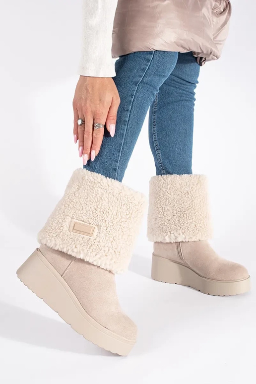 Beige gefütterte Damen-Stiefeletten... Beige gefütterte Damen-Stiefeletten...