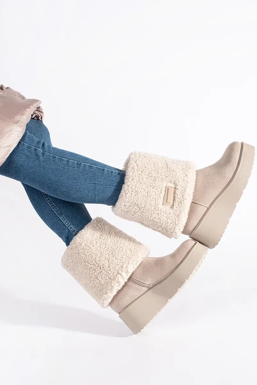 Beige gefütterte Damen-Stiefeletten... Beige gefütterte Damen-Stiefeletten...