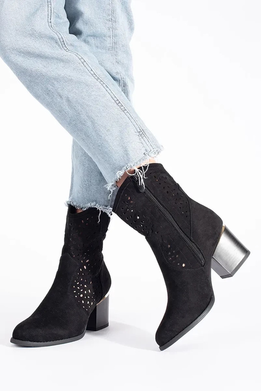 mit durchbrochenen Elementen Schuhe...