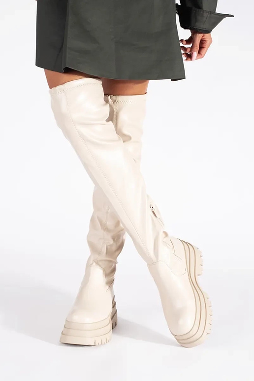 Creme farben Musketiere mit einer...