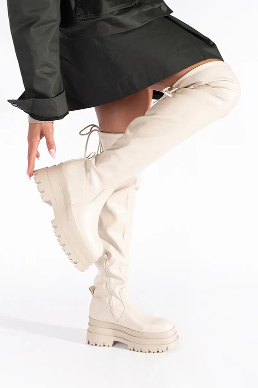 Creme farben Musketiere mit einer...