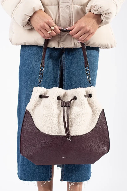 Dunkelbraune elegante Handtasche mit... Dunkelbraune elegante Handtasche mit...