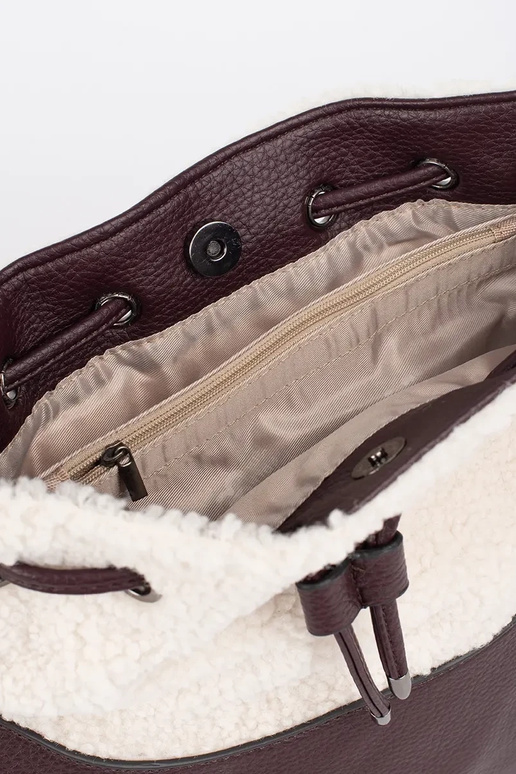 Dunkelbraune elegante Handtasche mit... Dunkelbraune elegante Handtasche mit...