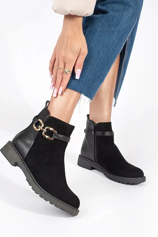 Schwarze Damenschuhe mit dekorativer...