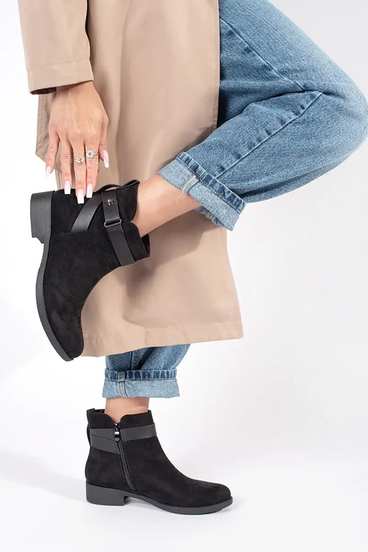 Schwarze Damenstiefel aus Wildleder... Schwarze Damenstiefel aus Wildleder...