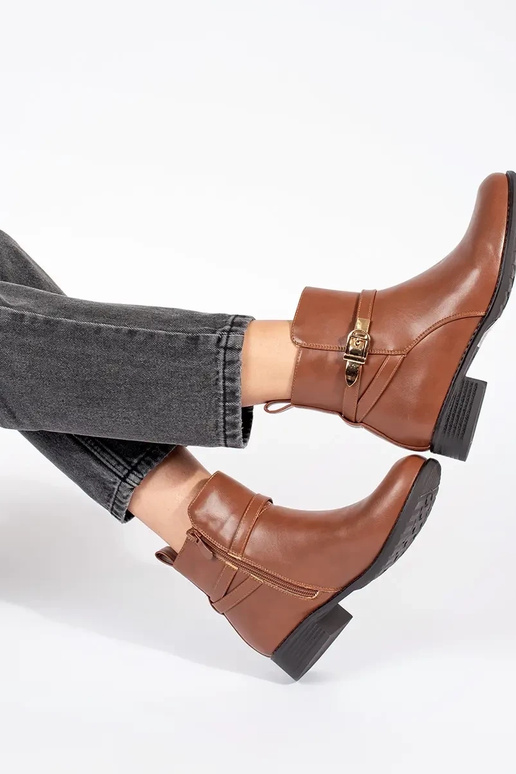 Braune Damen-Halbschuhe mit Zierstreifen