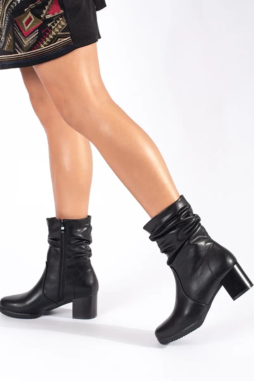 Schwarze Damenschuhe aus Leder mit...