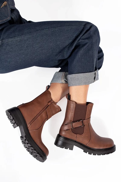 Damenschuhe aus braunem Leder mit...