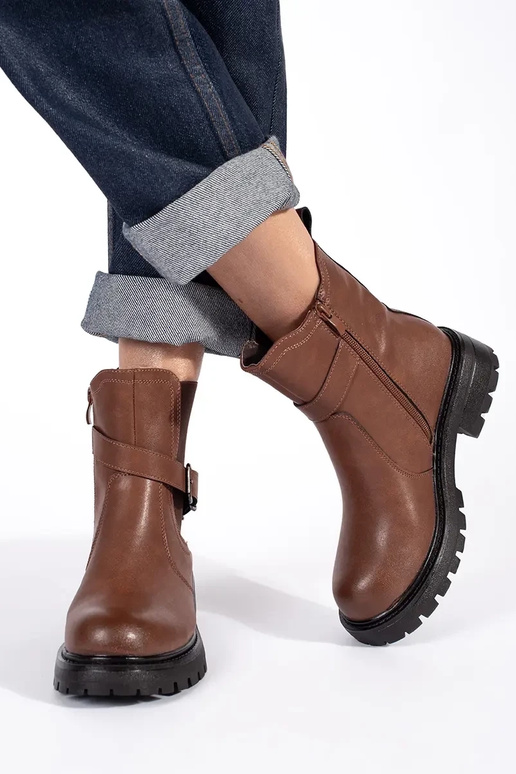 Damenschuhe aus braunem Leder mit...